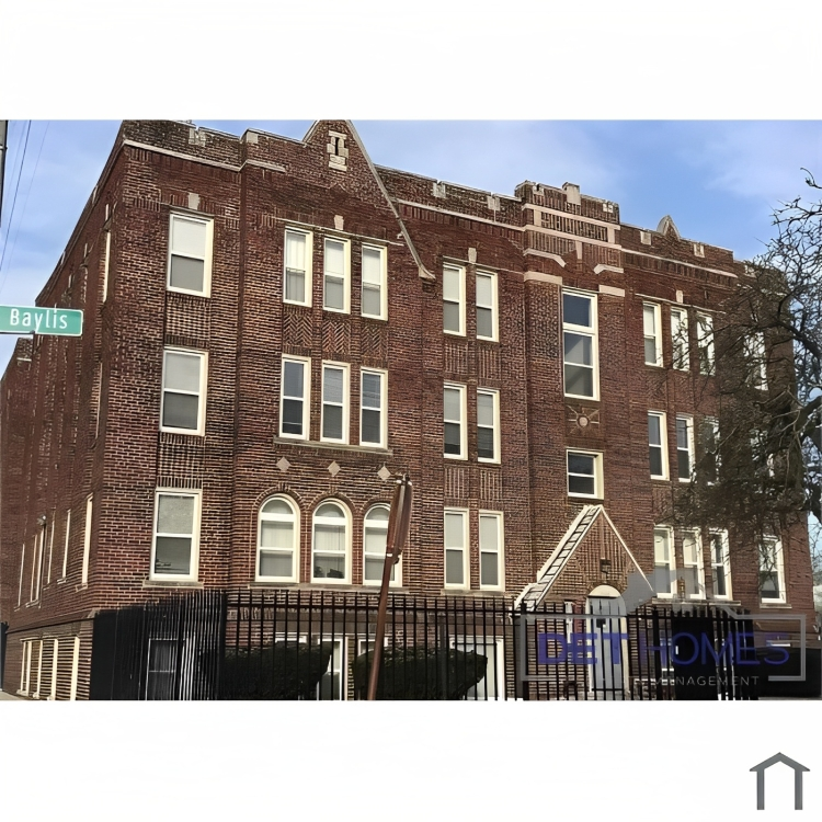 15805 Baylis Street - 305